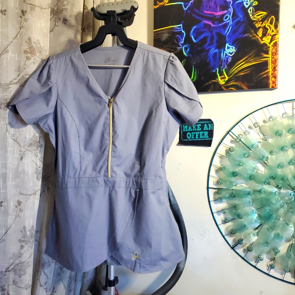 Jaanun Scrub Top